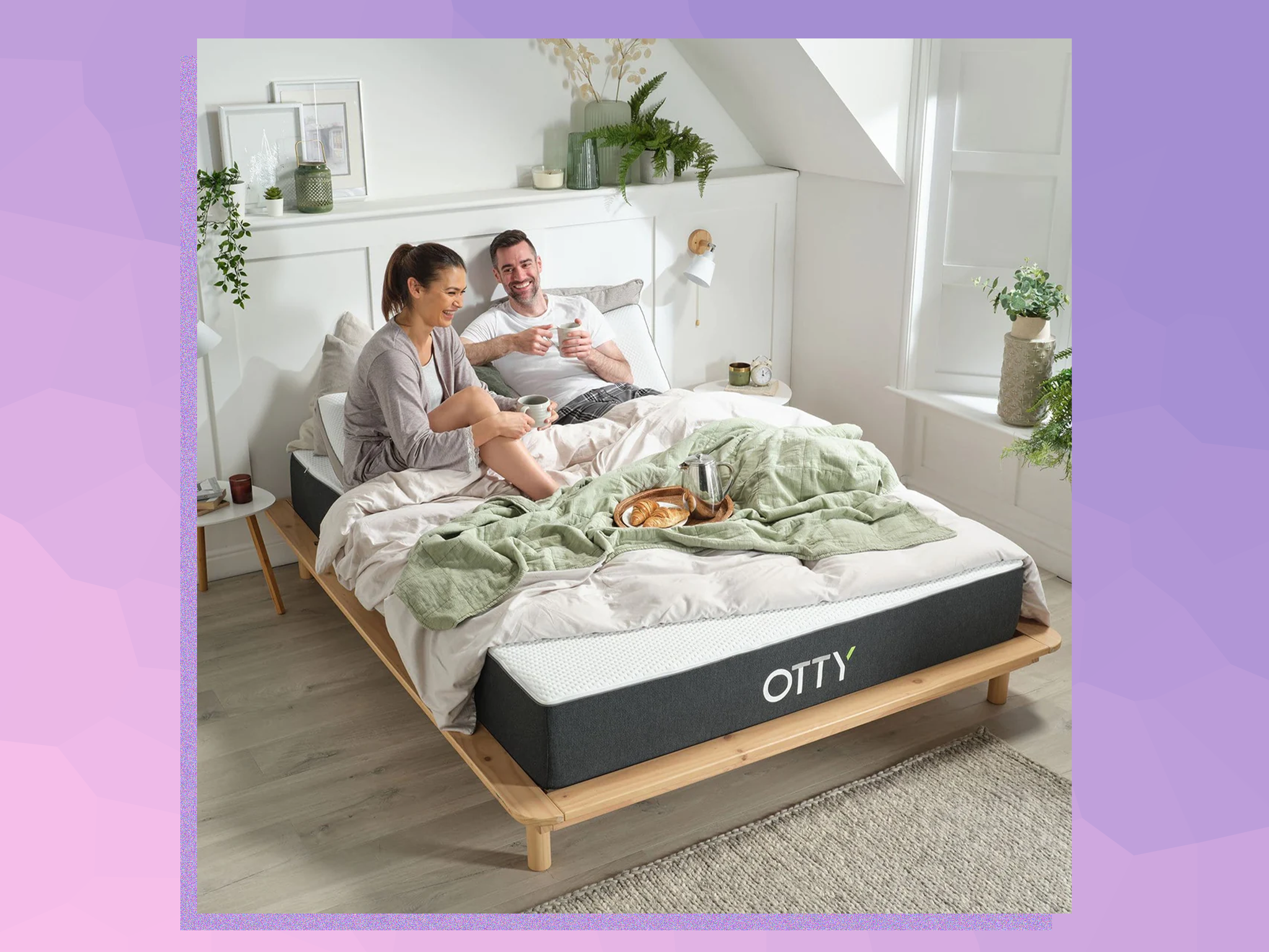 Bed on sale hybrid mattress